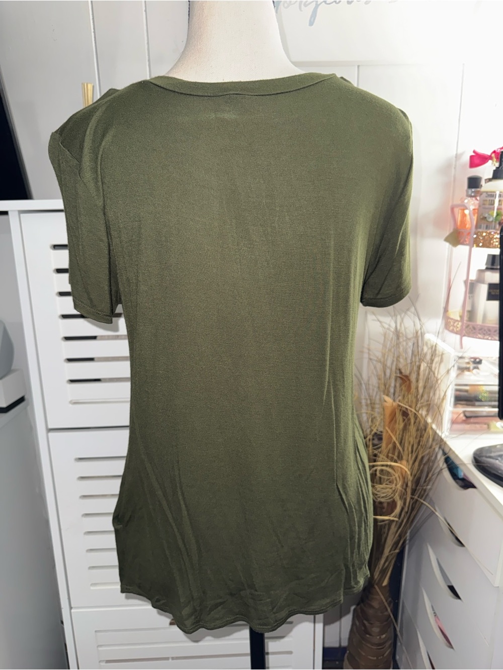 Women’s Olive Graphic Tee with Pink Floral Accent SIZE L - Picture 3 of 3